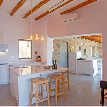 Private Verdigris With Infinity Sea Views Платис Ялос